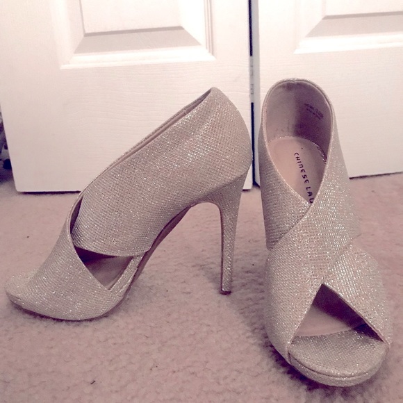 High Heel Shoes - Picture 2 of 3